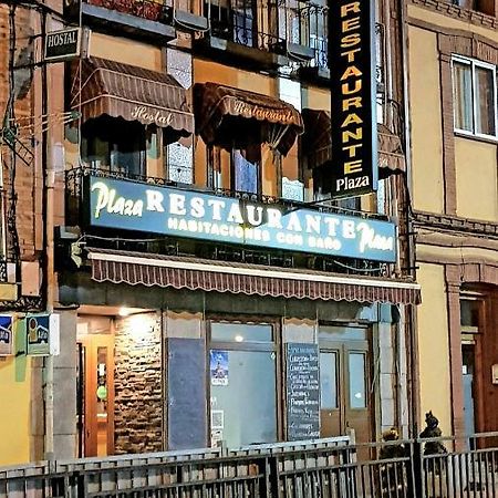 Hostal Plaza El Espinar Eksteriør bilde