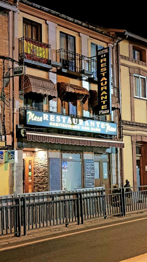Hostal Plaza El Espinar Eksteriør bilde
