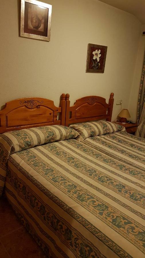 Hostal Plaza El Espinar Eksteriør bilde