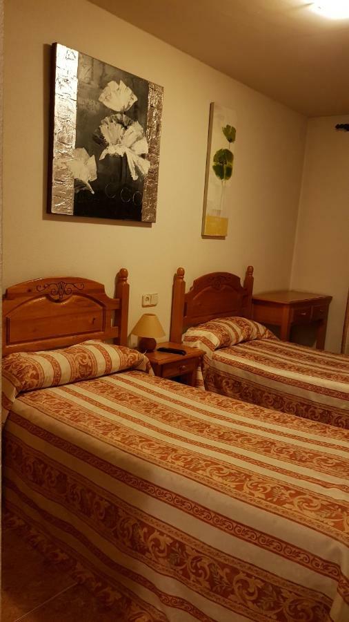Hostal Plaza El Espinar Eksteriør bilde