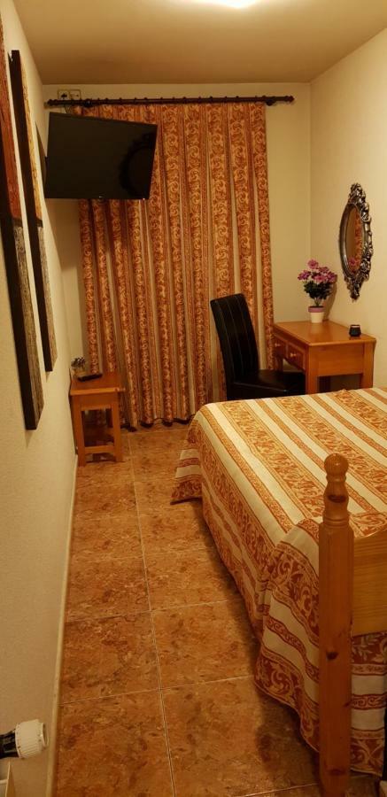 Hostal Plaza El Espinar Eksteriør bilde
